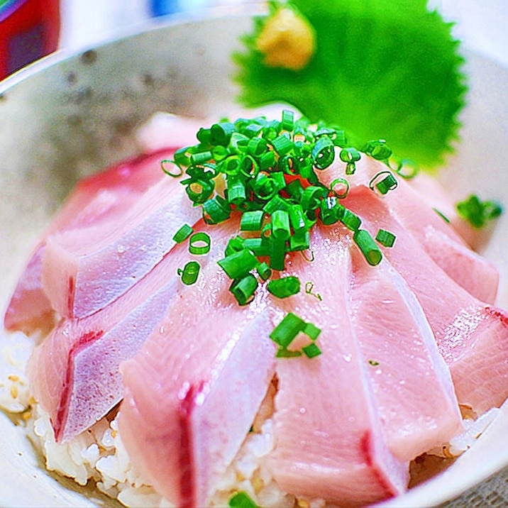 ぶりトロの刺身柵を使ったぶりトロ丼